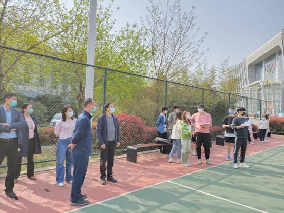 副校长于长立到ylzzcom永利总站登录网址参加“校领导联系学生”活动